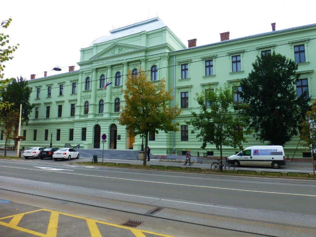 Apartment Konzul Osijek Exterior foto